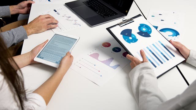 benefits of working with a growth marketing agency