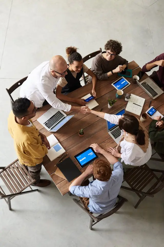 Growth marketers meeting with clients